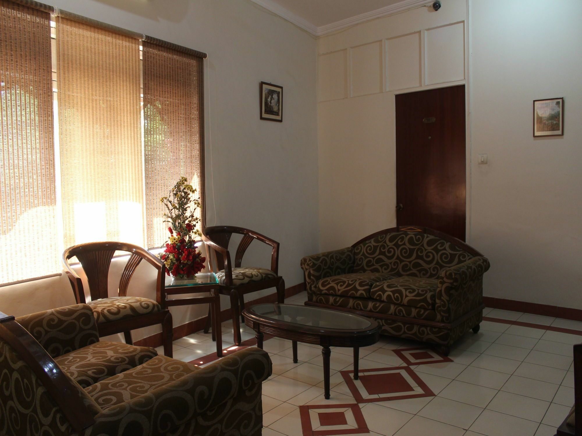 Oyo 5232 Kwality Hotel Déhrádún Exteriér fotografie